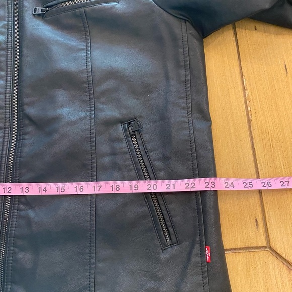 Levi’s Men's Black Leather Like New Large Pockets Jacket Premium Faux Leather - Picture 15 of 16